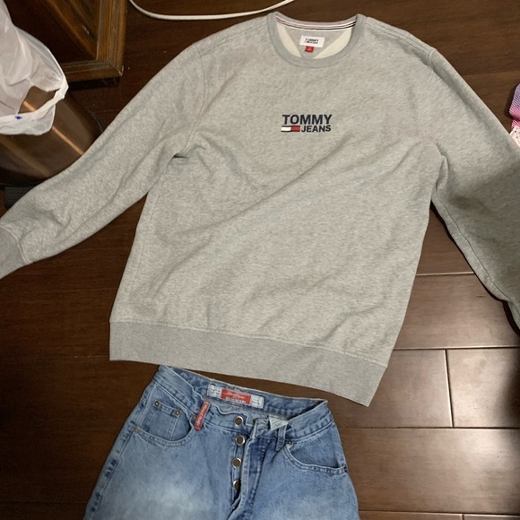 L Tommy jeans sweater - Picture 1 of 2